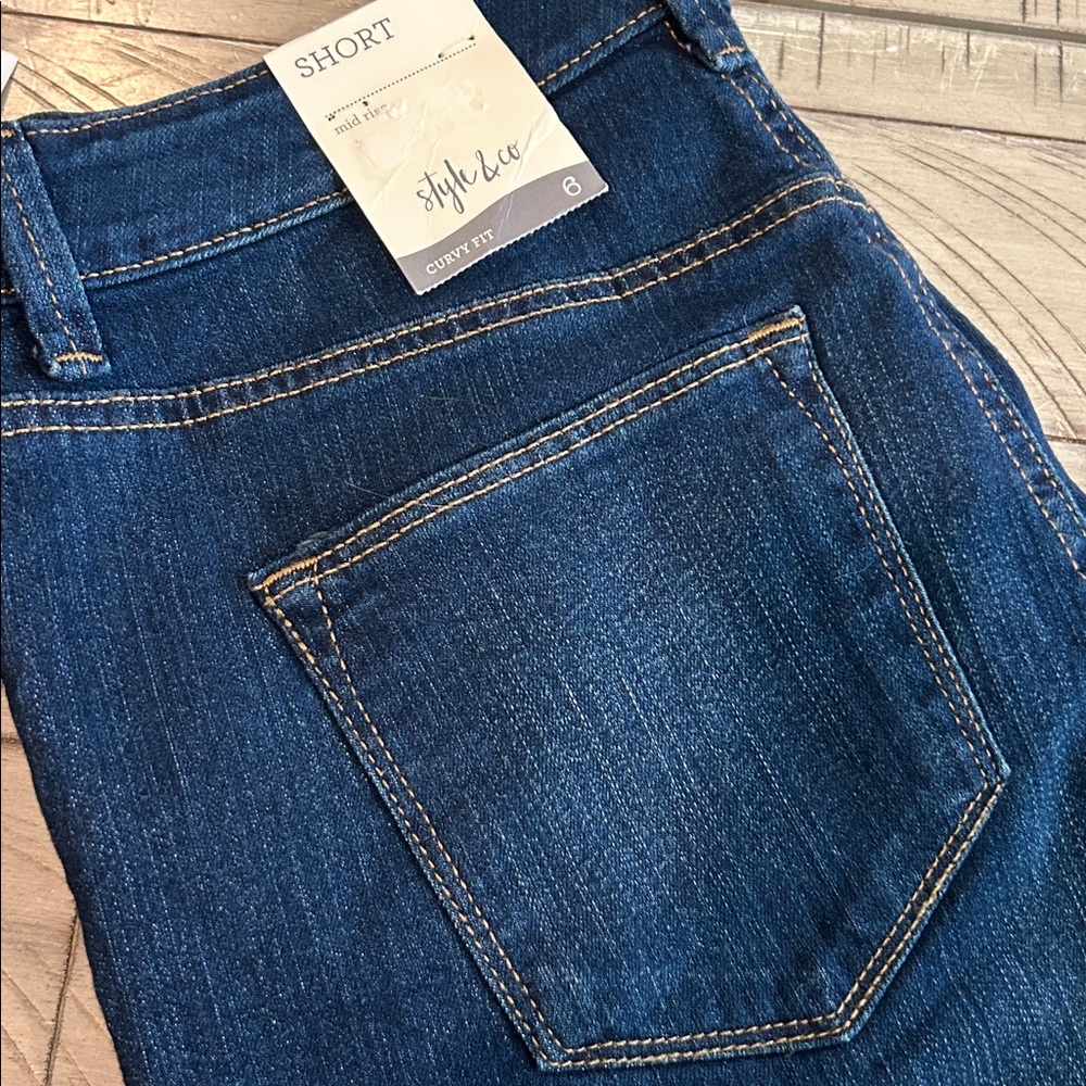 NWT Bermuda Cuffed Shorts Curvy Fit Stretch Denim Mid-rise Style & Co Size 6 - Picture 3 of 10